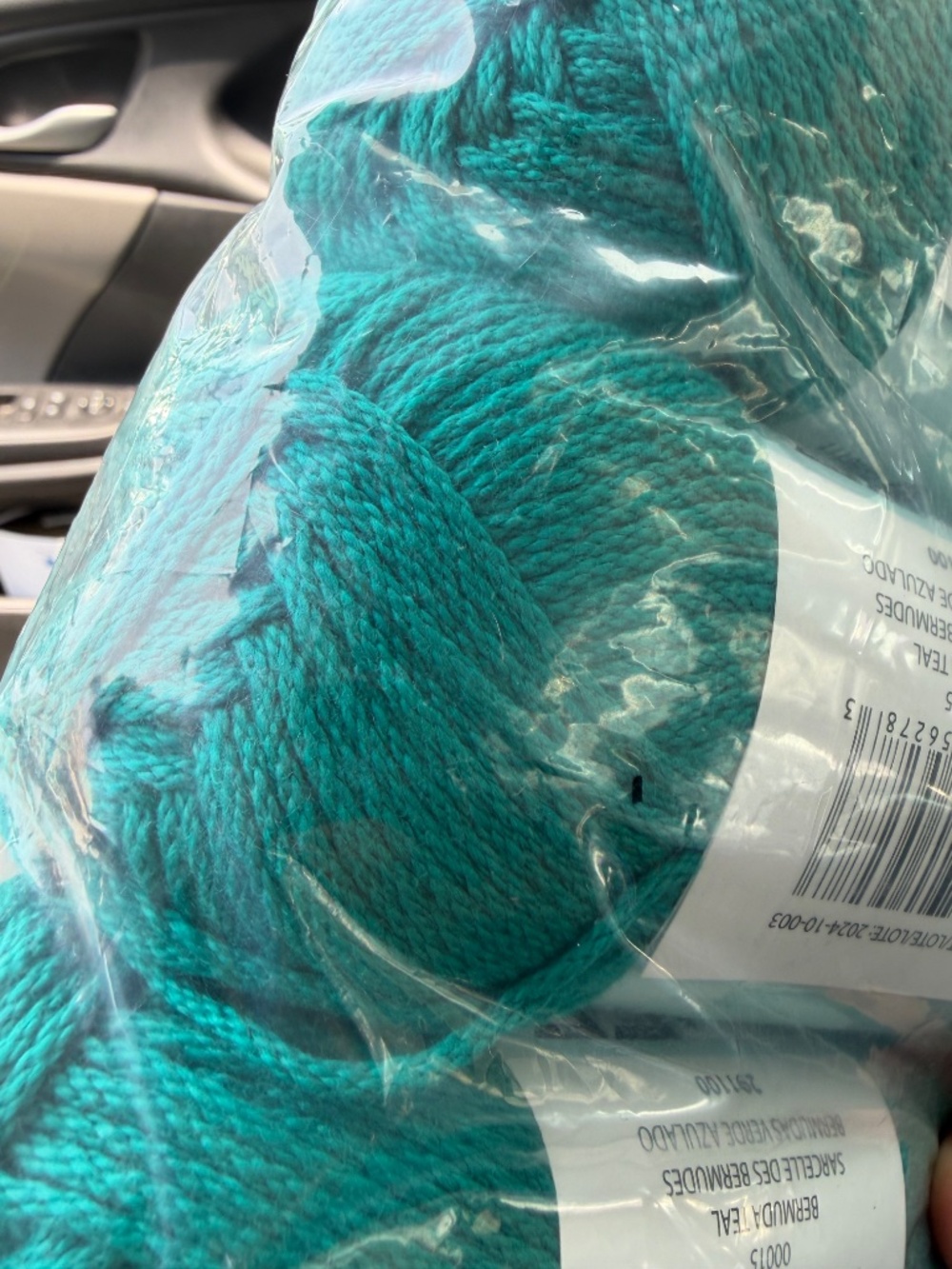 Yarn - Picture 3 of 4